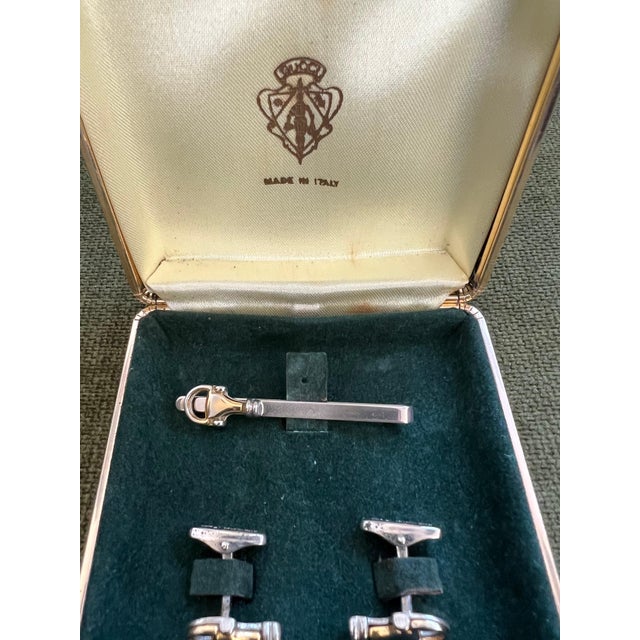 Vintage Gucci Gold Plate Cufflinks & Tie Clip “Circa 1970s” Original Gucci Green For Sale - Image 15 of 16