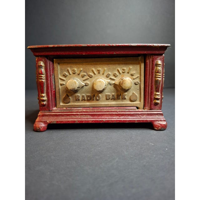American Antique Kenton Toys Cast Iron Radio Bank 1920s Small 3-Dial Safe Red Paint For Sale - Image 3 of 15
