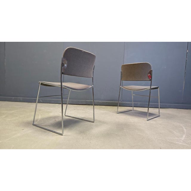 Set of 6 40/4 stackable chairs designed by David Rowland for Seid international. Fine chromed metal frames with grey...