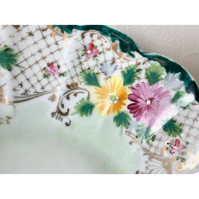 Early 20th Century European Hand-Painted Chrysanthemum Motif Porcelain Serving Bowl With 5 Dessert Bowls For Sale - Image 4 of 7