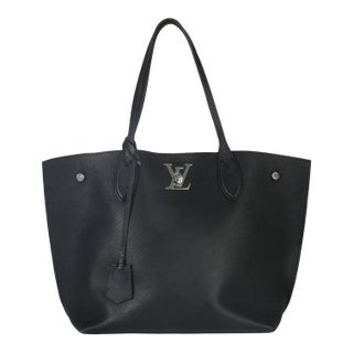 Black Grained Calfskin Lockme Cabas Tote For Sale
