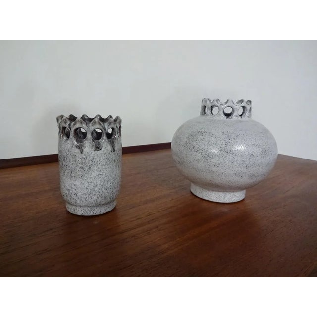 Vintage White Ceramic Vases by Hans Welling for Ceramano, 1960s, Set of 5 For Sale - Image 13 of 18