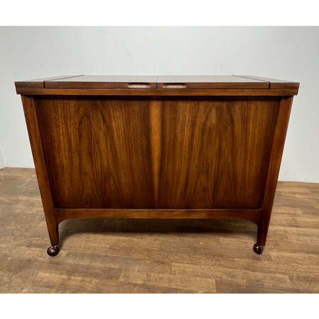 Kent Coffey Mid-Century Modern Bar / Drinks Serving Cart With Expandable Top For Sale - Image 12 of 12