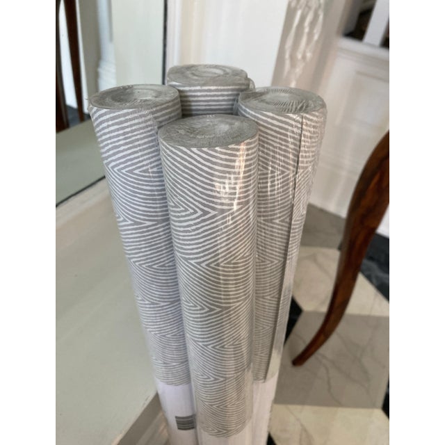 Schumacher Bark 5007591 Fog Wallpaper From Drawn From Nature Collection - Set of 4 Double Rolls For Sale In Richmond - Image 6 of 15