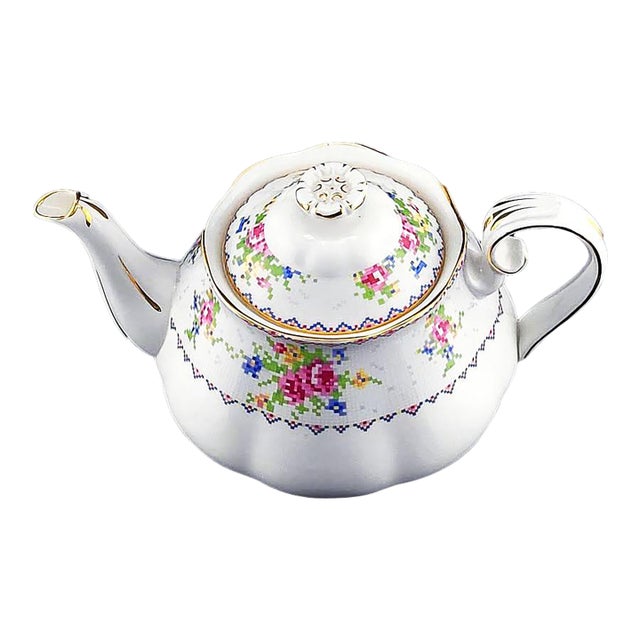 Royal Albert Teapot Petit Point Made in England Excellent For Sale