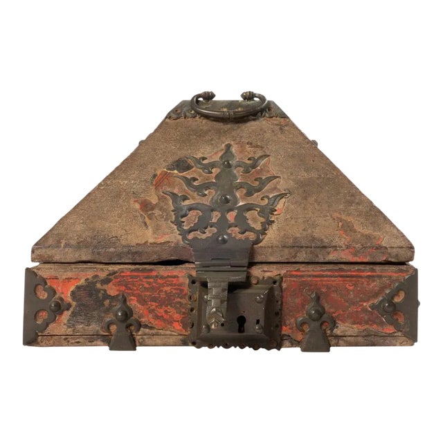 Early 19th Century Indian Brass Bound Lacquered Teak Dowry Box For Sale