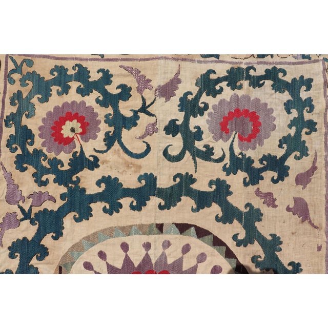 Mid 19th Century Antique Uzbekistan Suzani Textile With Medallion and Floral Vine Embroidery For Sale - Image 5 of 17