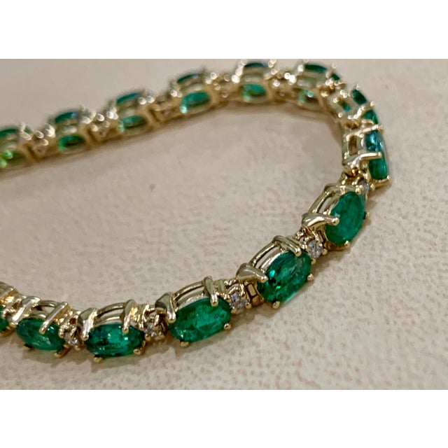 8 Carat Emerald and Diamond Tennis Bracelet 14 Karat Yellow Gold For Sale - Image 12 of 18