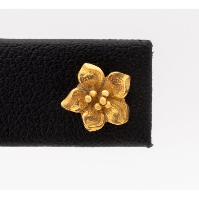 Contemporary Vintage 22k Yellow Gold Flower Blossom Stud Earrings For Sale - Image 3 of 9