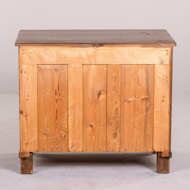 Early 20th Century English 4 Drawer Pine Chest With Bamboo Detail For Sale - Image 10 of 13