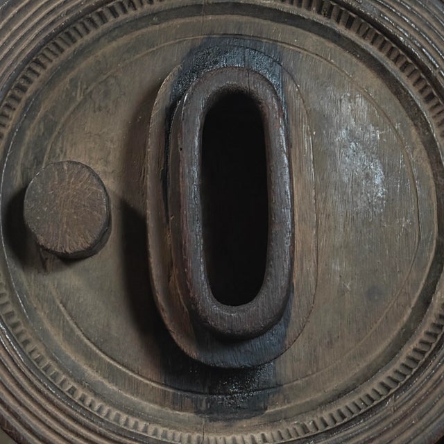 Antique Hand Carved Prestigious Igbo Okwa Kola Nut Bowl on Custom Stand For Sale In Philadelphia - Image 6 of 10