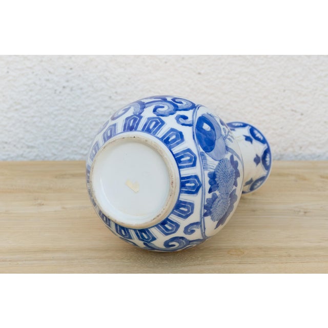 Chinese Blue & White Porcelain Bottle For Sale In Los Angeles - Image 6 of 7