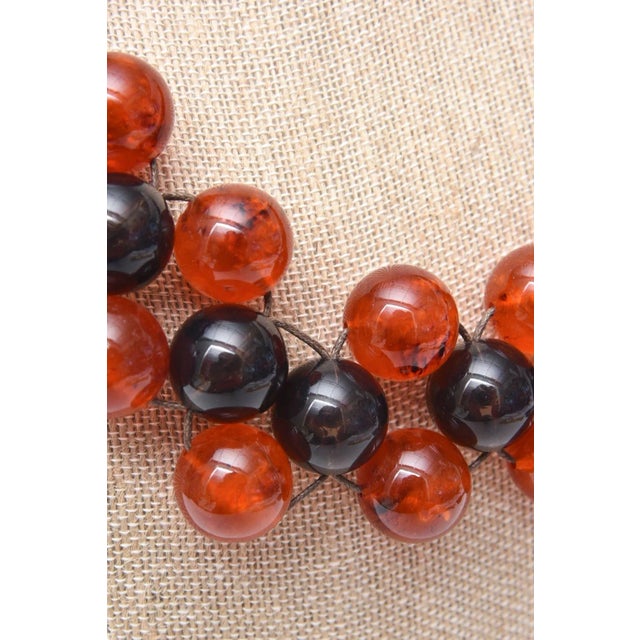 Vintage Two Colored 3 Row Resin Ball Necklace on Wire For Sale In Miami - Image 6 of 8