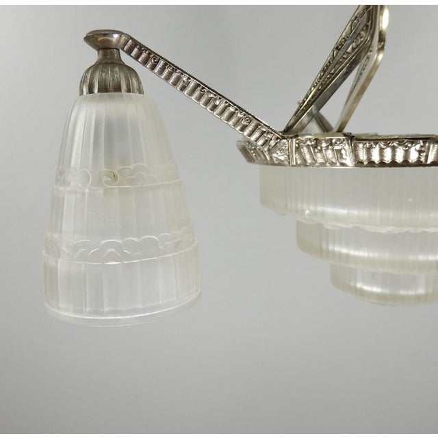 Metal Cherrier & Besnus & Hanots French Art Deco Chandelier 1930s - Stepped Glass & Nickel For Sale - Image 7 of 12