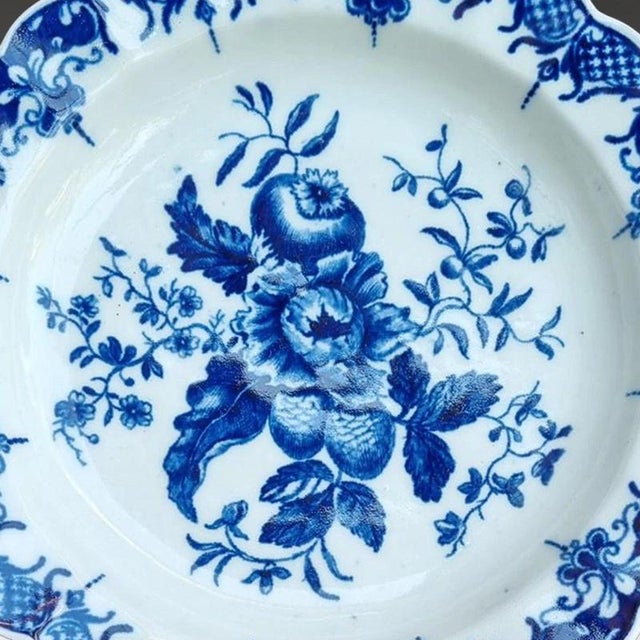 Antique First Period Pine Cone Porcelain Dish from Dr Wall Worcester, 1770 For Sale - Image 3 of 8
