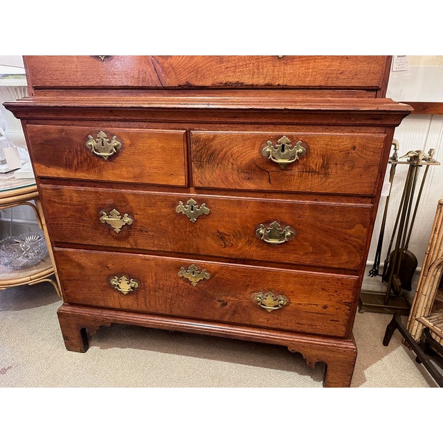 Chippendale 18th Century American Walnut Chippendale Style Chest on Chest For Sale - Image 3 of 16
