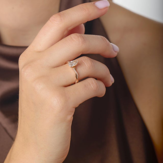 Metal Gia 0.94 Carat Pear Shape Diamond 18k Rose Gold Engagement Ring, Size 6.25 For Sale - Image 7 of 9