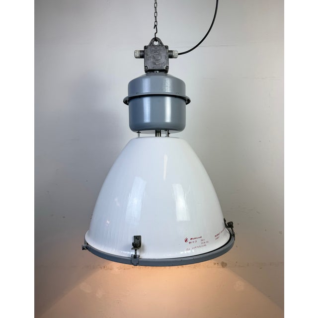 Large Industrial White Enamel Lamp with Clear Glass Cover from Elektrosvit, 1960s For Sale - Image 12 of 18