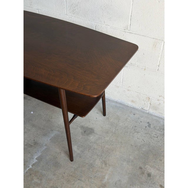 Vintage Danish Modern Walnut Coffee Table With Shelf – Mid Century Side Table For Sale In Los Angeles - Image 6 of 9