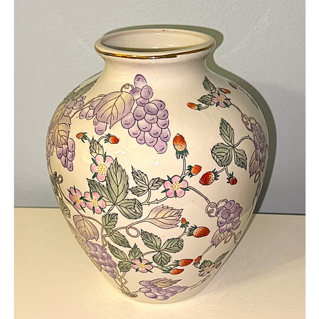 Late 20th Century Chinese Export Wild Strawberry and Grapes Porcelain Ginger Jar For Sale - Image 4 of 9