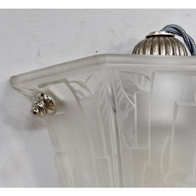 Transparent Hettier Vincent & Hanots French Art Deco Floral Frosted Glass Wall Sconces 1930s - Set of 4 For Sale - Image 8 of 13