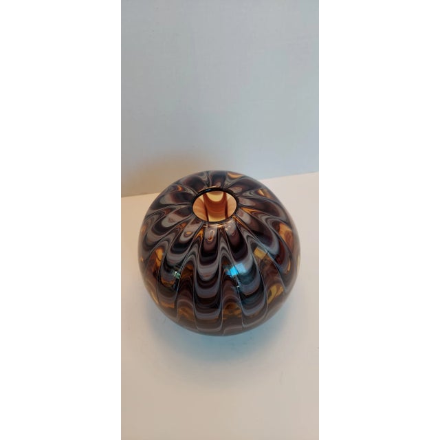 Mid 20th Century Round Murano Vase With Beautiful Brown, Black and Gold Pattern For Sale In Miami - Image 6 of 7
