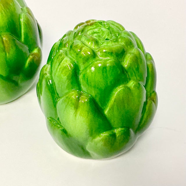 Kelly Green 1980s Vintage Boho Chic Trompe L’Oeil Artichoke Salt & Pepper Shakers - A Pair. For Sale - Image 8 of 10