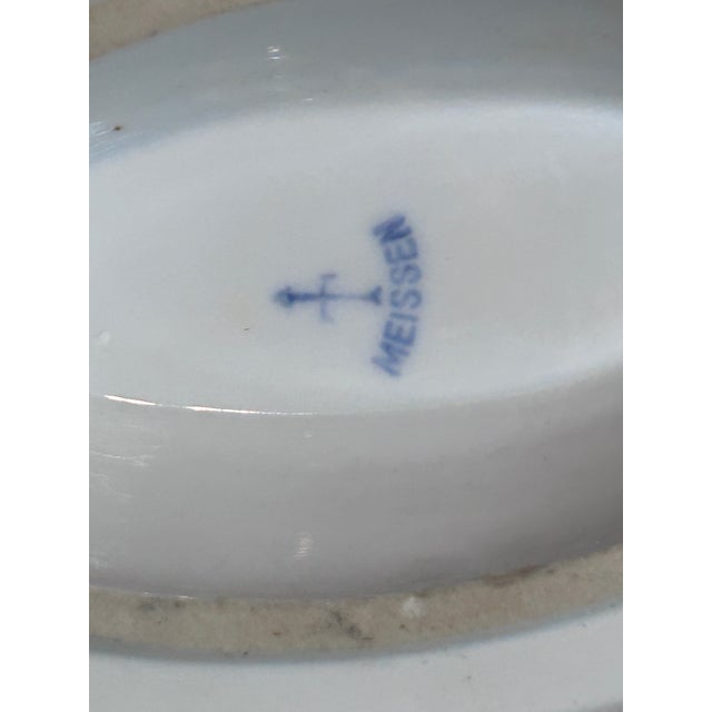 Early 20th Century Antique Meissen Blue Onion Gravy Boat on Stand For Sale - Image 5 of 9