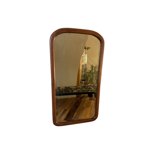 We have for your consideration a very gorgeous antique 1930s - 1940s wall mirror. Mirrors frame is in a solid cherry wood...