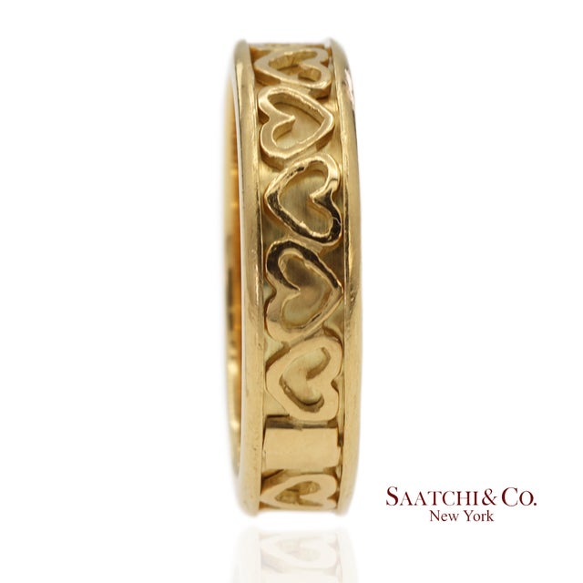 Vintage Tiffany & Co. 18k 750 Solid Yellow Gold Heart Shape Band Ring, Size 5 For Sale In New York - Image 6 of 11