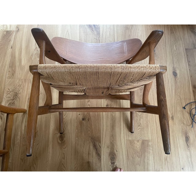 Vintage Pair of Carl Hansen & Son Ch 22 Lounge Chairs by Hans Wegner For Sale - Image 9 of 14