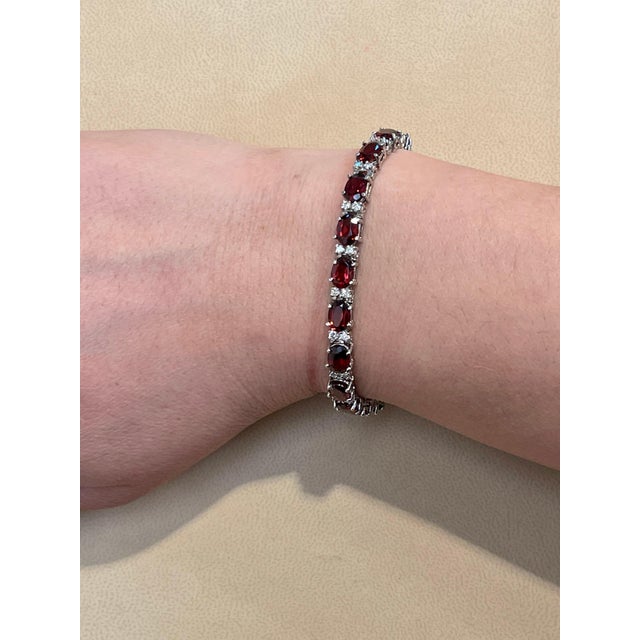 2010s 18 Carat Genuine Natural Garnet Tennis Bracelet 14 Karat White Gold For Sale - Image 5 of 18