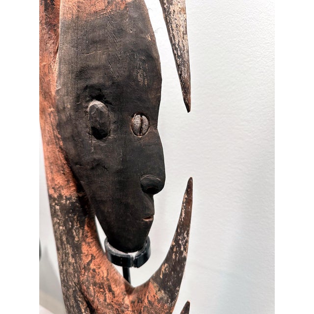 Wood Garra Hook Sculpture on Display Stand Mid-Sepik River Papua New Guinea For Sale - Image 7 of 18