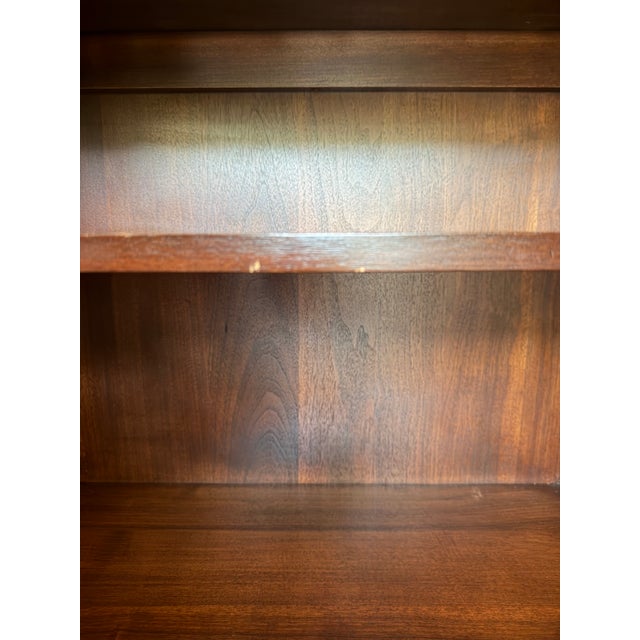 Wood 1970s Pair of Henredon Lighted Chinoiserie Mahogany Display Cabinets | Brass Campaign Hardware | 84"h For Sale - Image 7 of 18
