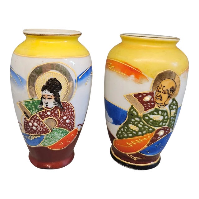 Vintage Satsuma Moriage Small Occupied Japan Bud Vases, Yellow With Gold Accents Sitting Figures For Sale
