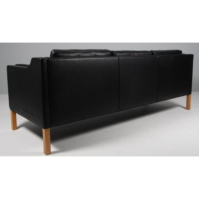 Wood Model 2213 3-Seater Sofa in Black Leather by Børge Mogensen for Fredericia, 2011 For Sale - Image 7 of 8