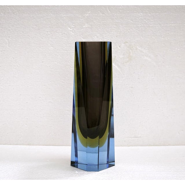 Geometric Faceted Uranium Sommerso Murano Glass Vase, Italy 1960s For Sale - Image 13 of 18
