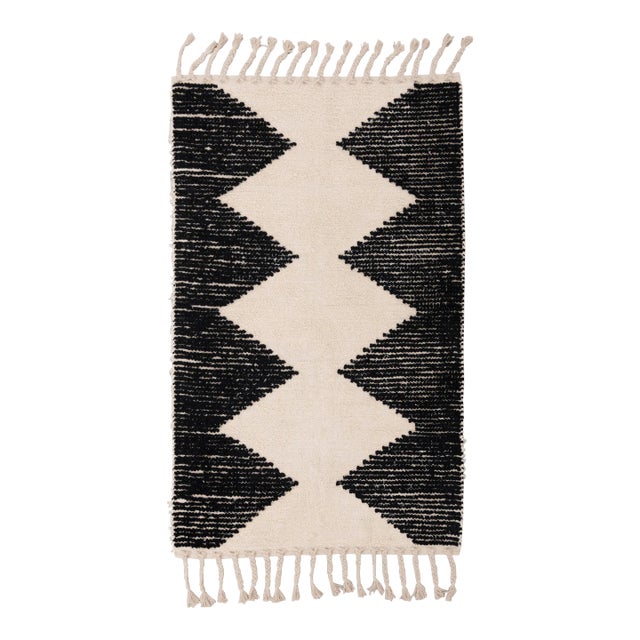 2020s Black Natural Cotton Handwoven Boho Rug 5x8Ft. For Sale