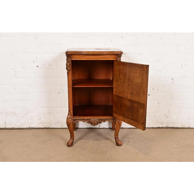 1920s Romweber French Provincial Louis XV Burl Wood Nightstand, Circa 1920s For Sale - Image 5 of 11