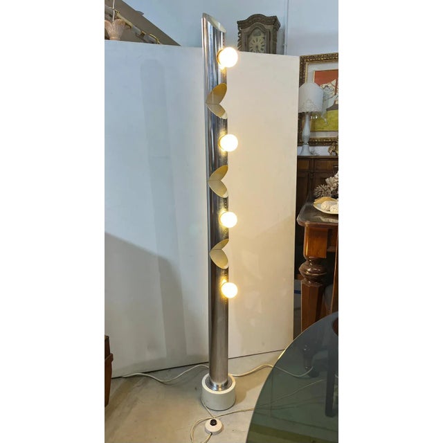 Mid-Century Modern Floor Lamp attributed to Reggiani, Italy, 1970s For Sale - Image 3 of 15