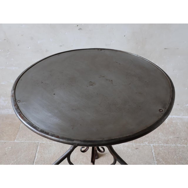 French Antique Arras Bistro Table in Wrought Iron with Horseshoe Feet, 1890s For Sale - Image 4 of 12