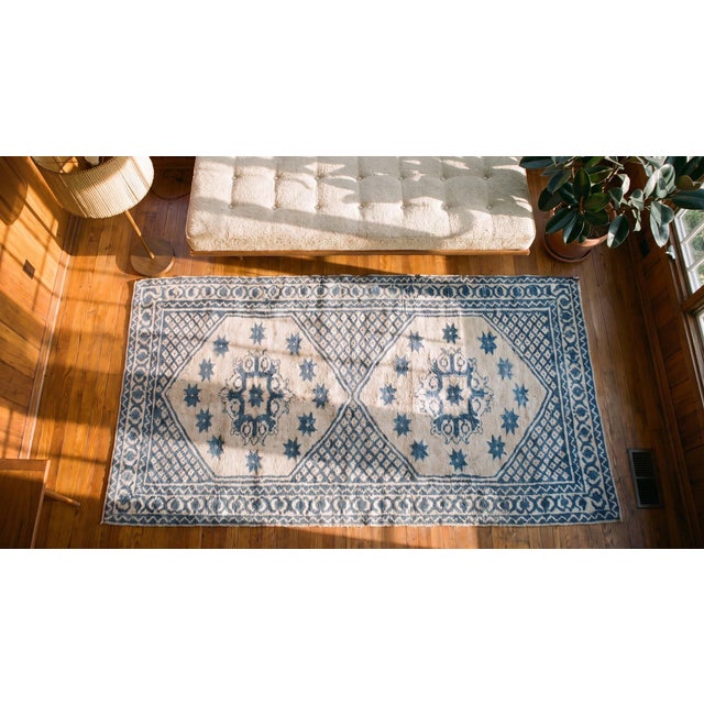 Early 20th Century 1900s Blue Geometric Antique Indian Agra Cotton Rug 4'2"x 7'9" Knotted Carpet For Sale - Image 5 of 7