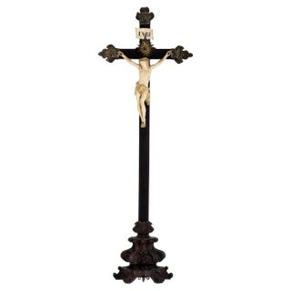 Jesus Christ Crucified 18th Century Italian Sculpture For Sale