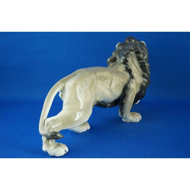 Ceramic Lion and Lioness Sculptures by Ernst Wahliss for Goldscheider, Austria, Early 20th Century, Set of 2 For Sale - Image 10 of 18