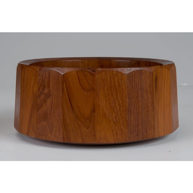 1970s Early Dansk Quistgaard Ihq Jhq Faceted Teak Salad Centerpiece Bowl 4 Unmarked Serving Bowls For Sale - Image 5 of 13