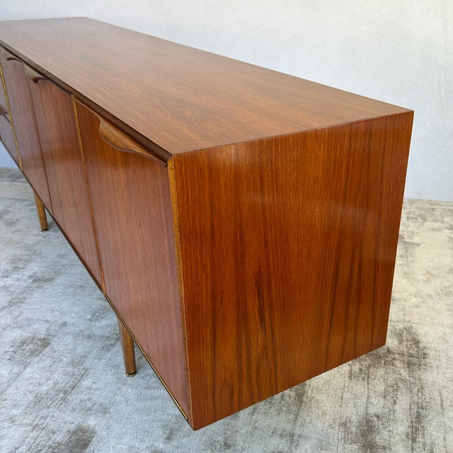 Brown Dunvegan Sideboard by Tom Robertson for McIntosh, 1960s For Sale - Image 8 of 18