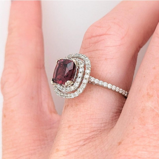 Modern 1.8Ct Rhodolite Ring With Earth Mined Diamonds: Solid 14k Gold, Cushion Cut 6mm, Size 6.75 For Sale - Image 3 of 8