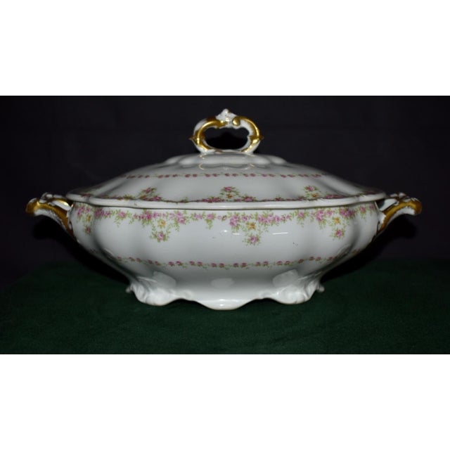 White Antique Wm Guerin Limoges Covered Soup Tureen Serving Dish Pink Roses Gold Trim For Sale - Image 8 of 18