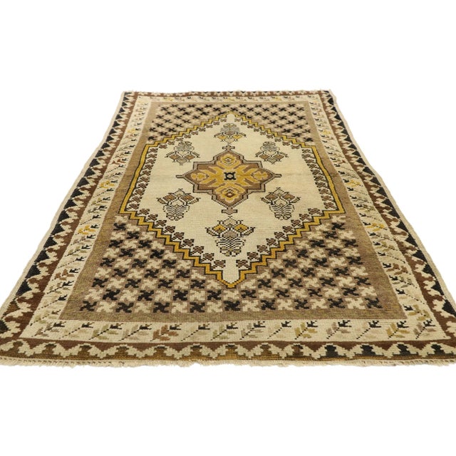 Modern Vintage Turkish Oushak Rug - 03'03 X 06'00 For Sale - Image 3 of 9