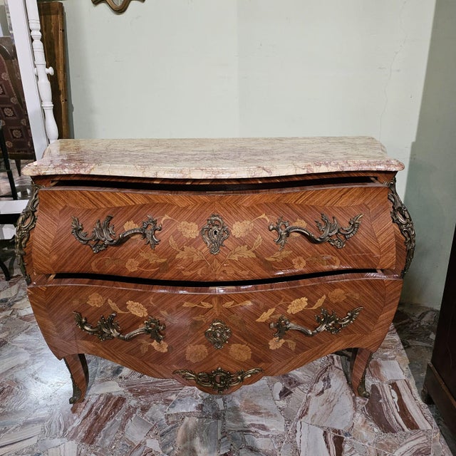 French Inlaid Chest of Drawers with Marble, 1940s, in Very Good conditions. Designed before 1890
